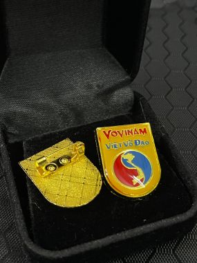 HUY HIỆU VOVINAM MẠ VÀNG - Ailaikit